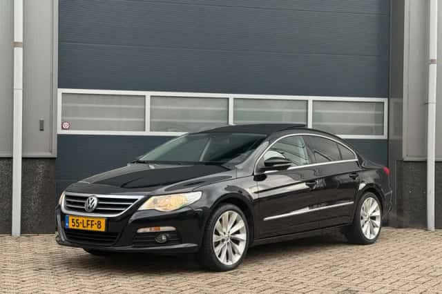 Volkswagen Passat (2010) thumbnail 1