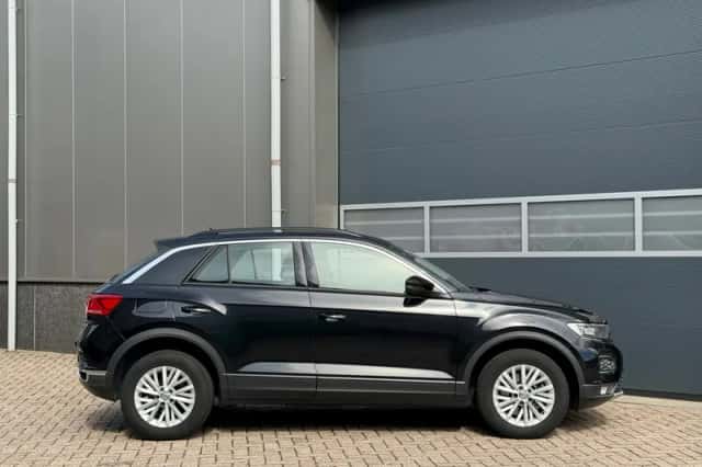 Volkswagen T-Roc (2018) thumbnail 6