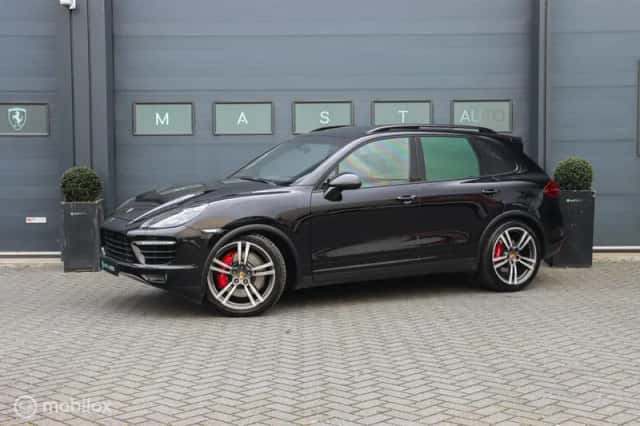 Porsche Cayenne (2011) thumbnail 1