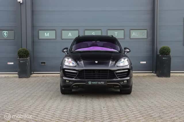 Porsche Cayenne (2011) thumbnail 2