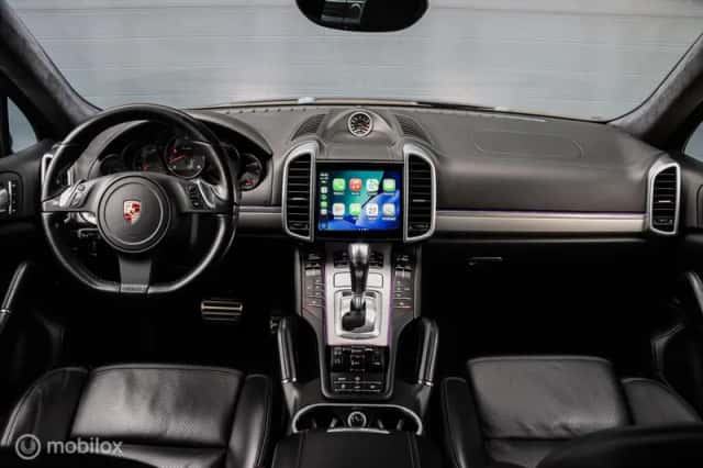 Porsche Cayenne (2011) thumbnail 3