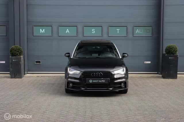 Audi A1 (2011) thumbnail 2