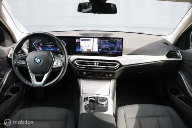 BMW 3-Serie (2024) thumbnail 3
