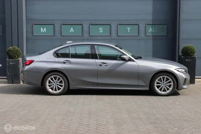 BMW 3-Serie (2024) thumbnail 5
