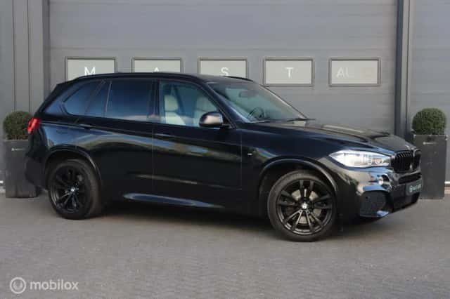 BMW X5 (2015) thumbnail 4