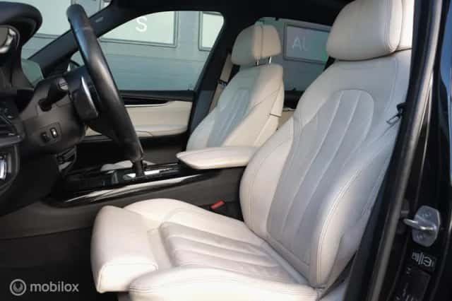 BMW X5 (2015) thumbnail 6