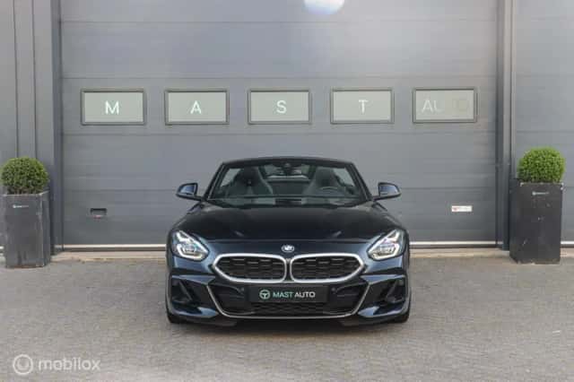BMW Z4 (2024) thumbnail 2