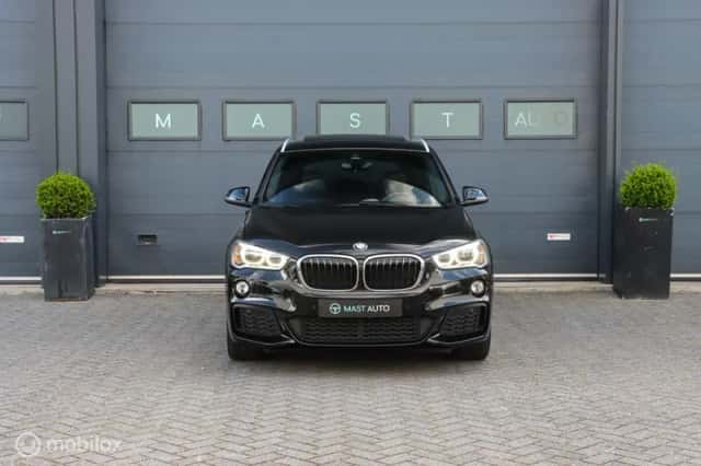 BMW X1 (2017) thumbnail 2