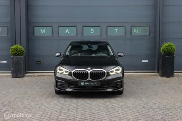 BMW 1-Serie (2024) thumbnail 2