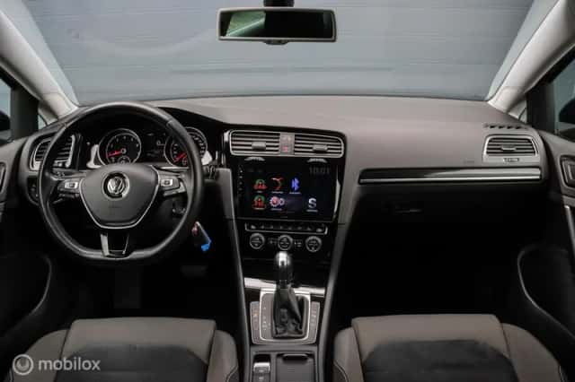 Volkswagen Golf (2013) thumbnail 3