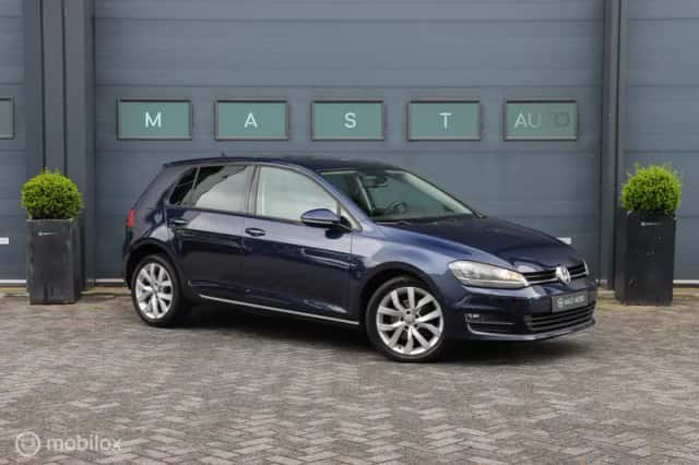 Volkswagen Golf (2013) thumbnail 4