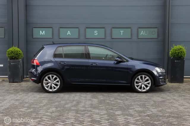 Volkswagen Golf (2013) thumbnail 5