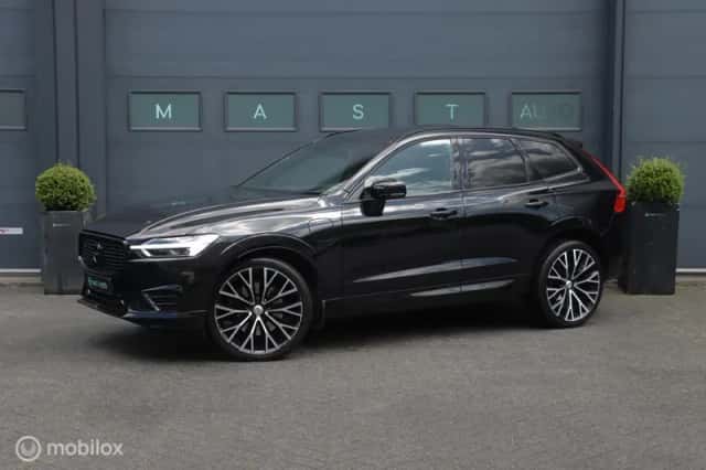 Volvo XC60 (2017) thumbnail 1