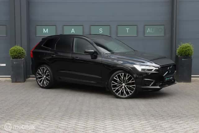 Volvo XC60 (2017) thumbnail 4