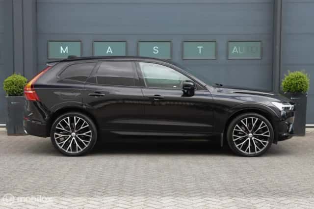 Volvo XC60 (2017) thumbnail 5