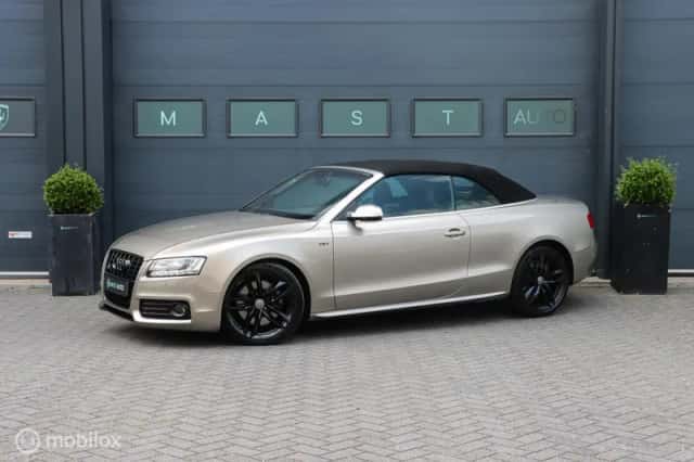 Audi S5 (2011) thumbnail 2