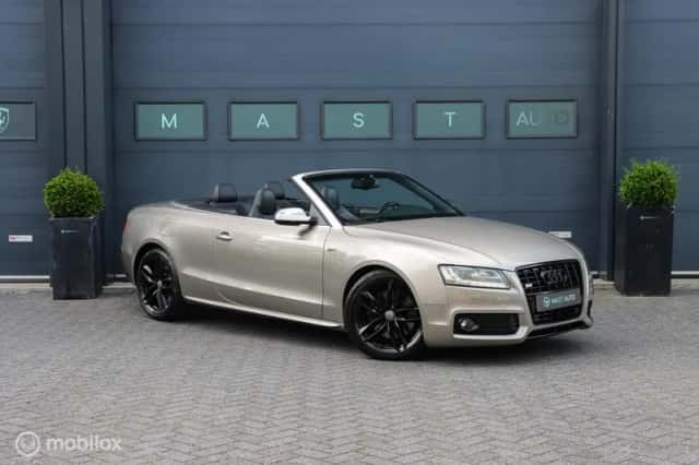 Audi S5 (2011) thumbnail 5