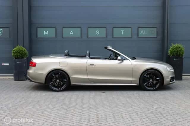 Audi S5 (2011) thumbnail 6
