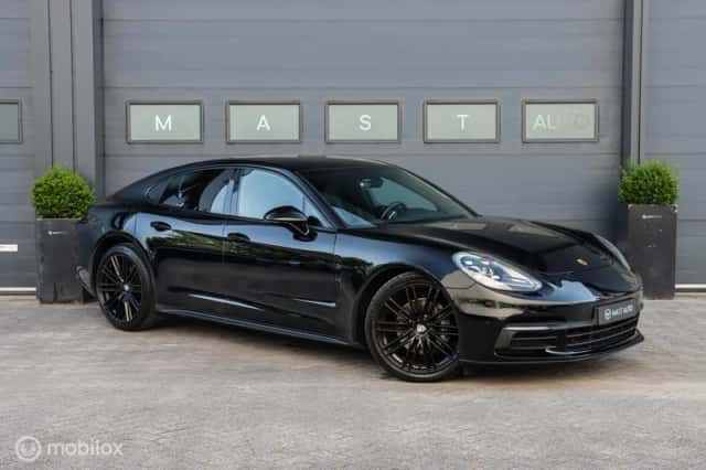 Porsche Panamera (2018) thumbnail 4