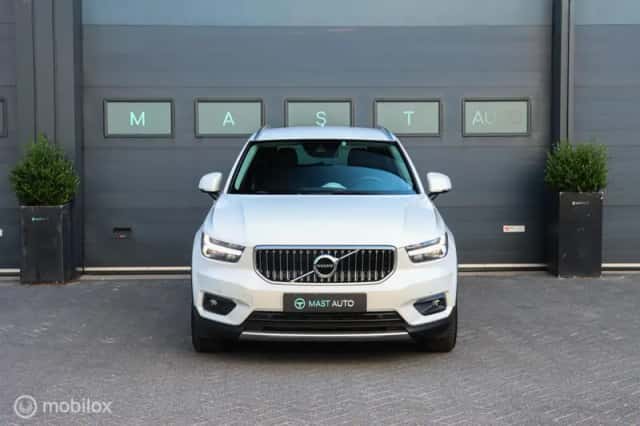 Volvo XC40 (2020) thumbnail 2