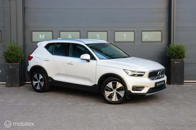 Volvo XC40 (2020) thumbnail 4