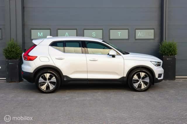 Volvo XC40 (2020) thumbnail 5