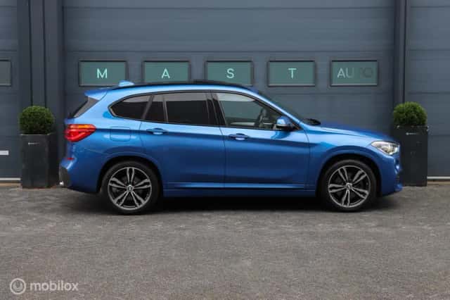 BMW X1 (2015) thumbnail 5
