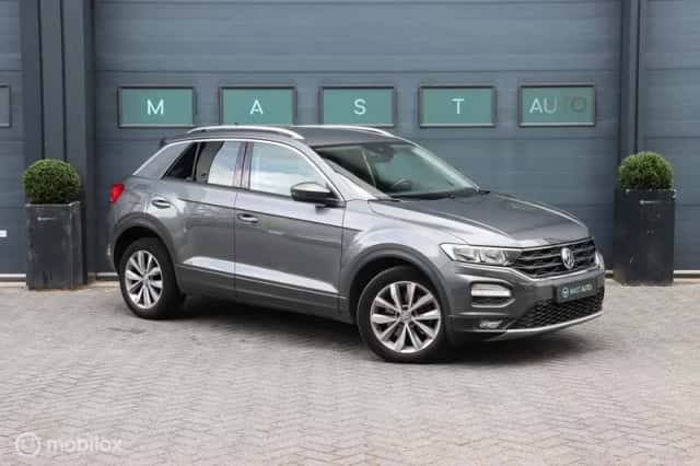 Volkswagen T-Roc (2018) thumbnail 4