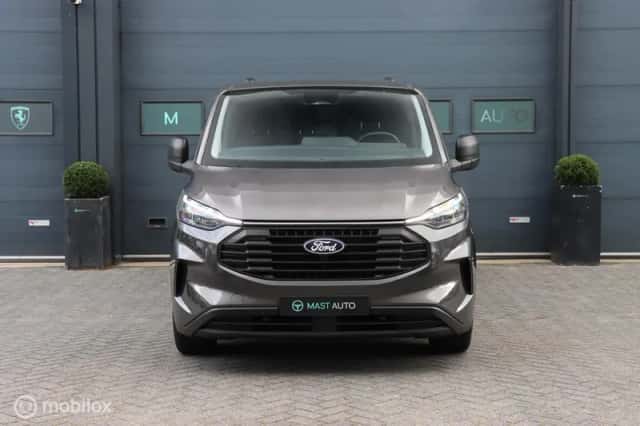 Ford Transit Custom (2024) thumbnail 2