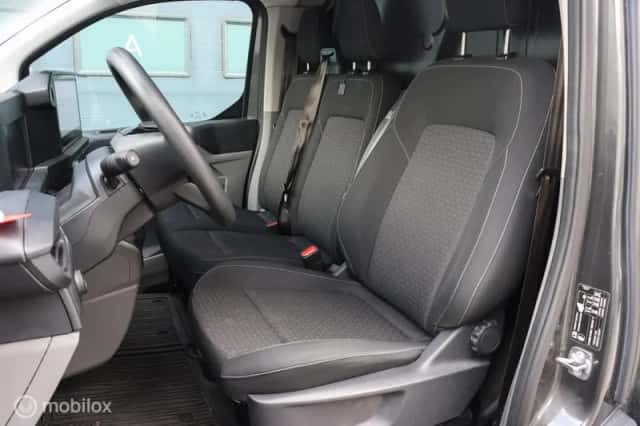 Ford Transit Custom (2024) thumbnail 6