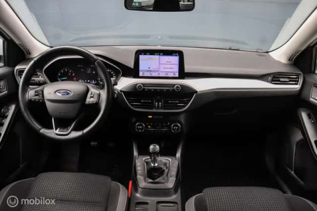 Ford Focus (2019) thumbnail 3