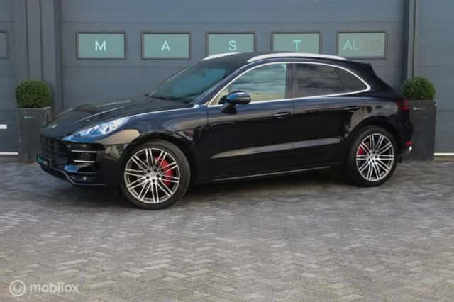 Porsche Macan (2015) thumbnail 1
