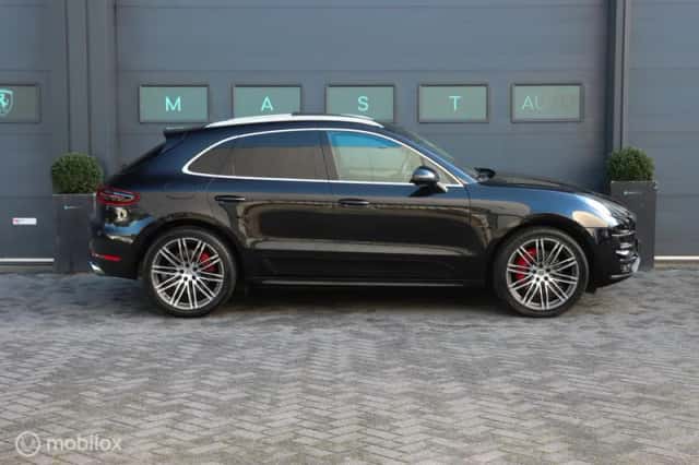 Porsche Macan (2015) thumbnail 5