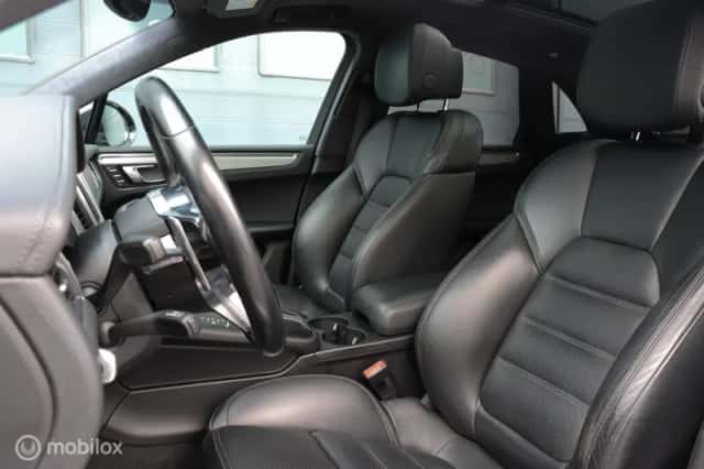 Porsche Macan (2015) thumbnail 6