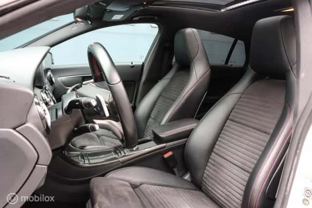 Mercedes-Benz CLA-Klasse (2017) thumbnail 6