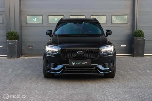 Volvo XC90 (2021) thumbnail 2