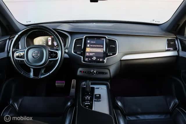 Volvo XC90 (2021) thumbnail 3