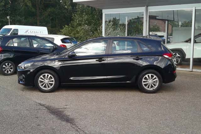 Hyundai i30 (2021) thumbnail 2