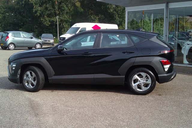 Hyundai Kona (2023) thumbnail 2