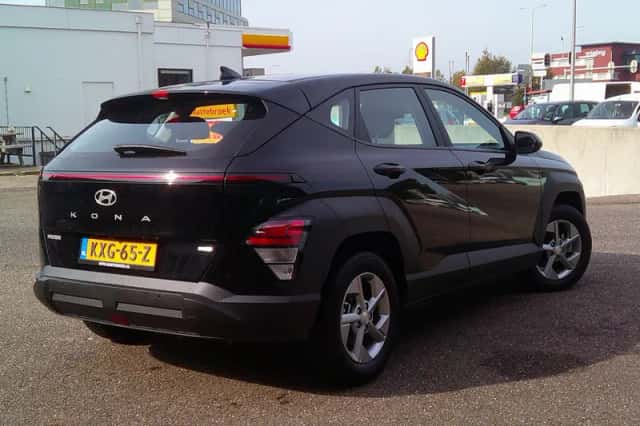 Hyundai Kona (2023) thumbnail 5