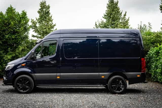 Mercedes-Benz Sprinter (2024) thumbnail 2