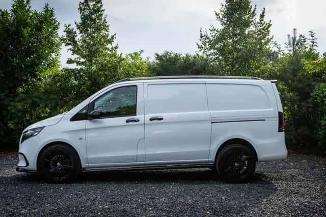 Mercedes-Benz Vito (2024) thumbnail 2