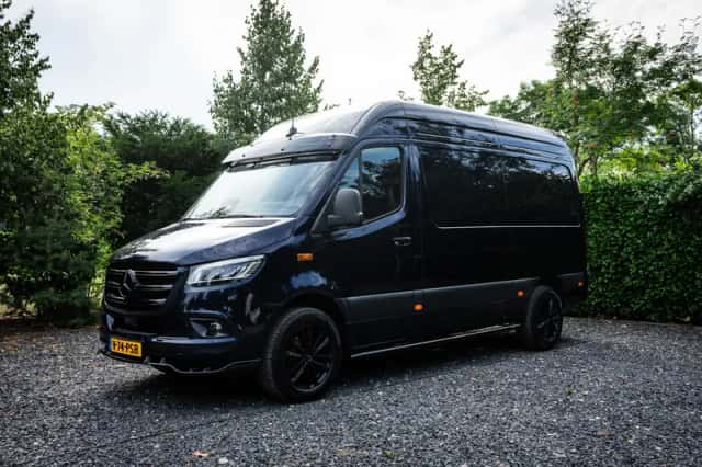 Mercedes-Benz Sprinter (2024) thumbnail 1