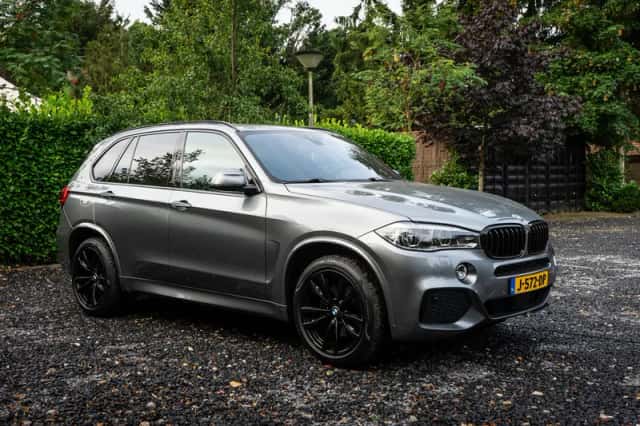 BMW X5 (2017) thumbnail 5