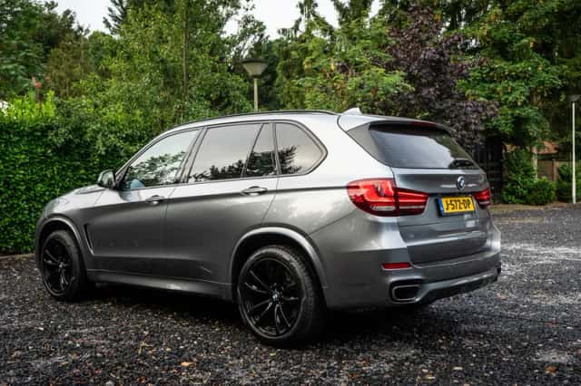 BMW X5 (2017) thumbnail 6