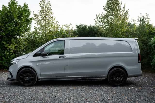 Mercedes-Benz Vito (2024) thumbnail 2