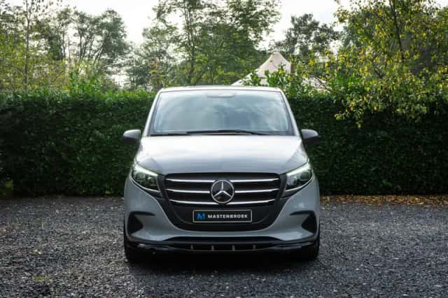 Mercedes-Benz Vito (2024) thumbnail 4