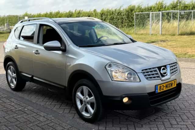 Nissan Qashqai (2010) thumbnail 5