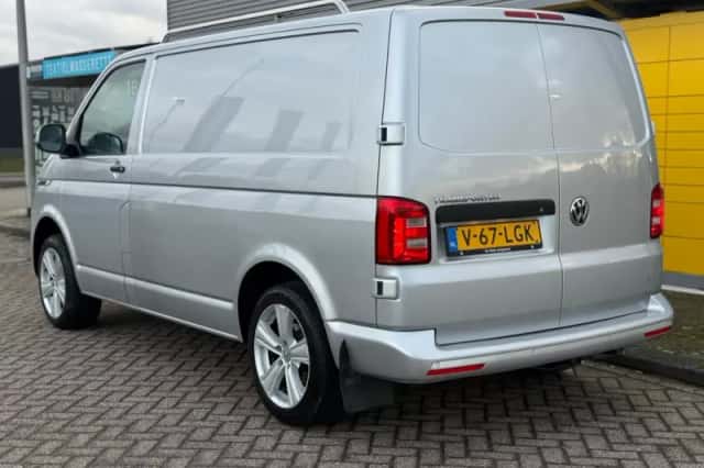 Volkswagen Transporter (2019) thumbnail 4