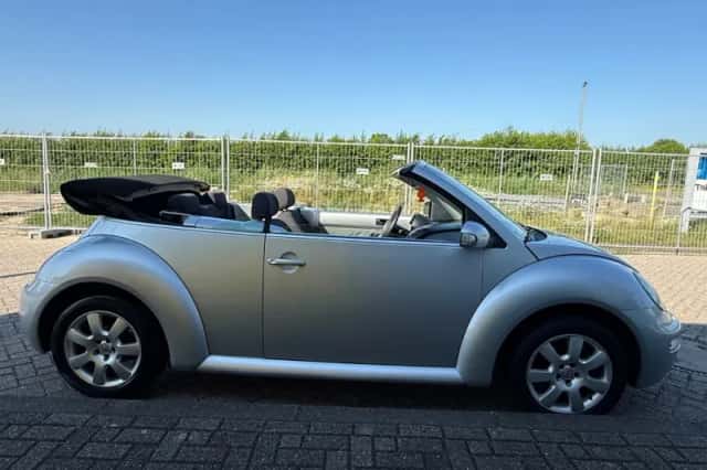 Volkswagen Beetle (2003) thumbnail 3